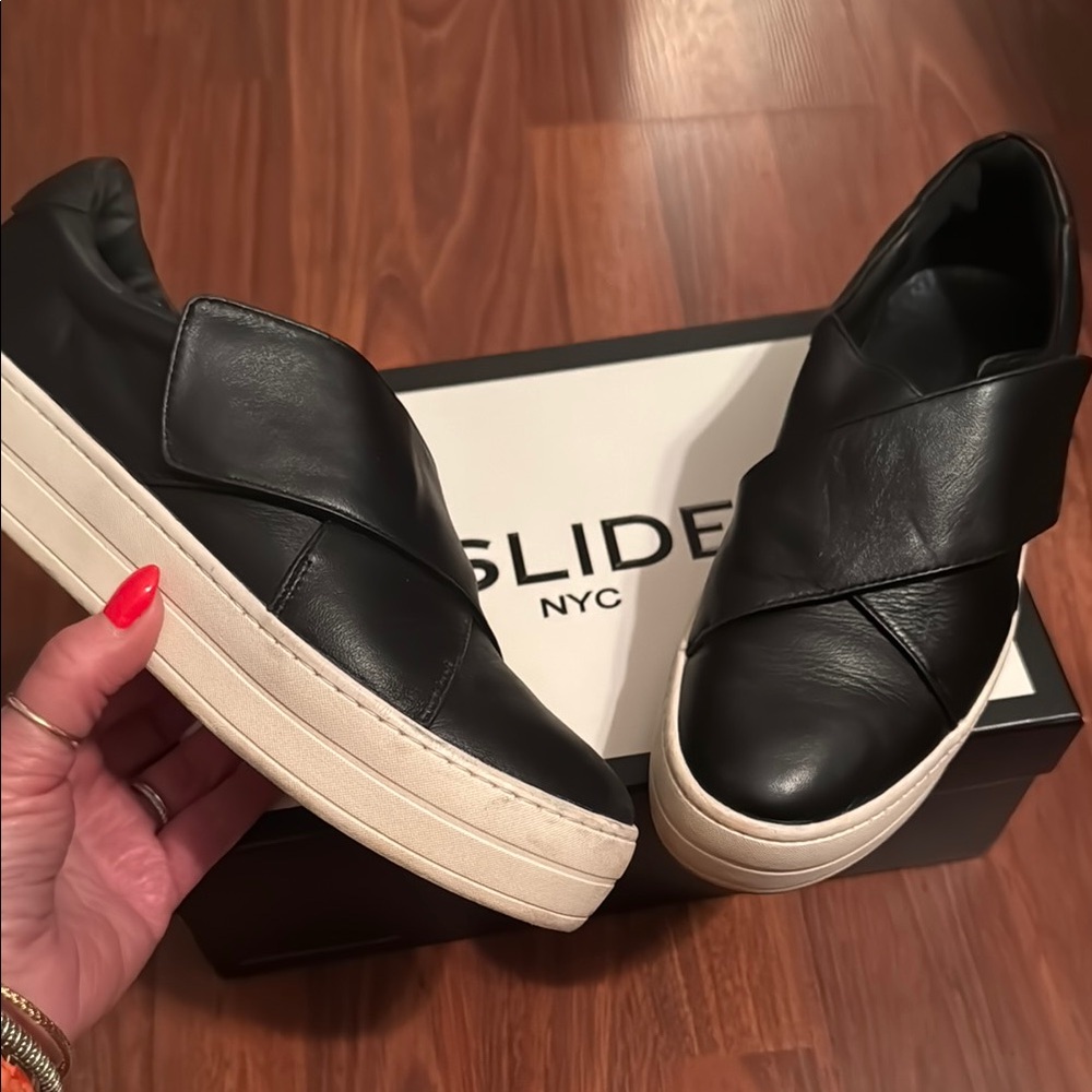 Slide NYC Black Leather Sneakers